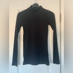Aritzia black turtle neck